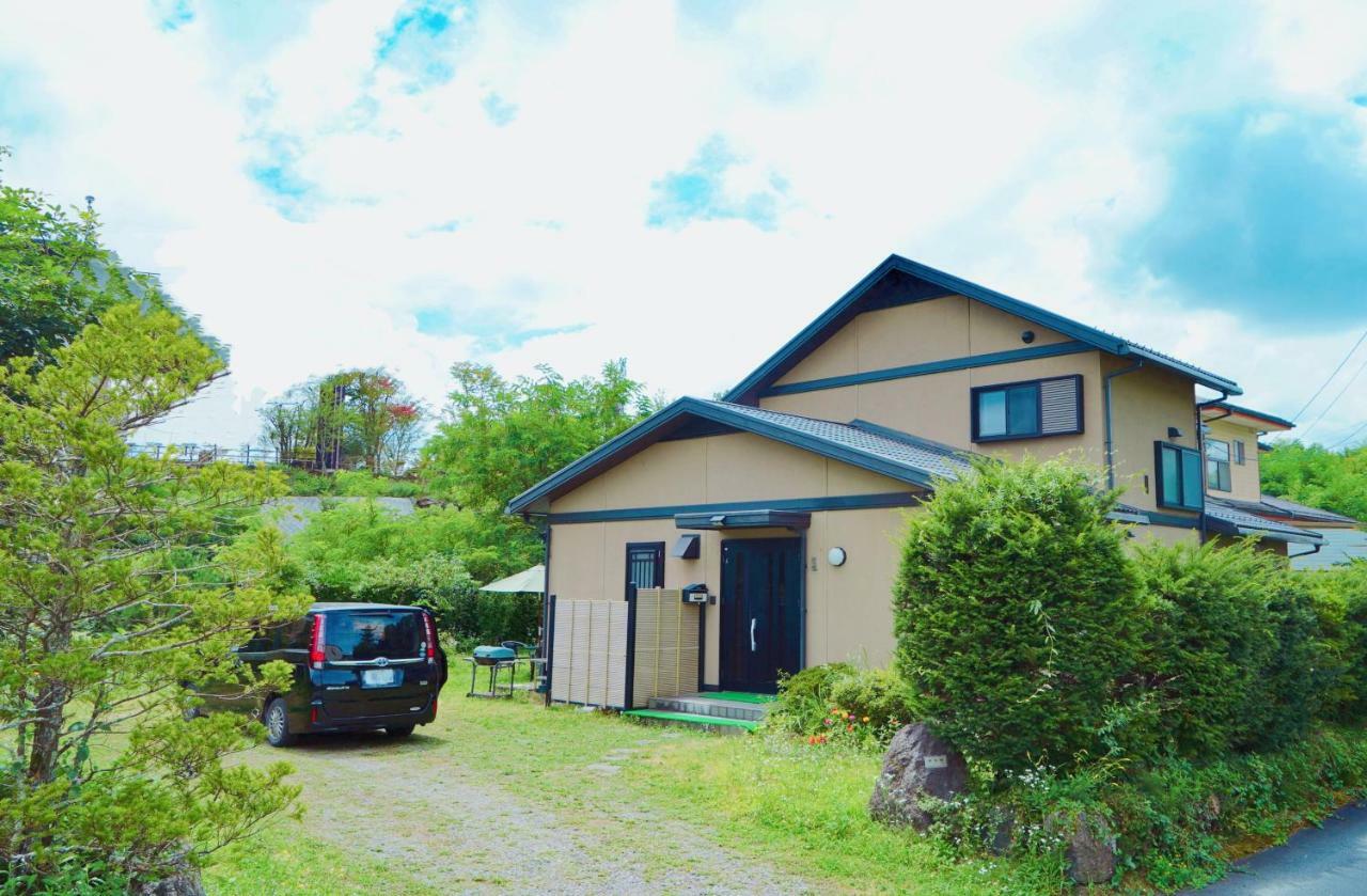 富士の樱house 宝栄 Villa Fujikawaguchiko Ngoại thất bức ảnh